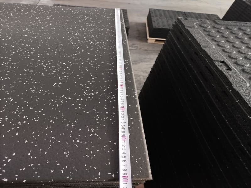 High-density rubber gym mat vs foam cushioning test